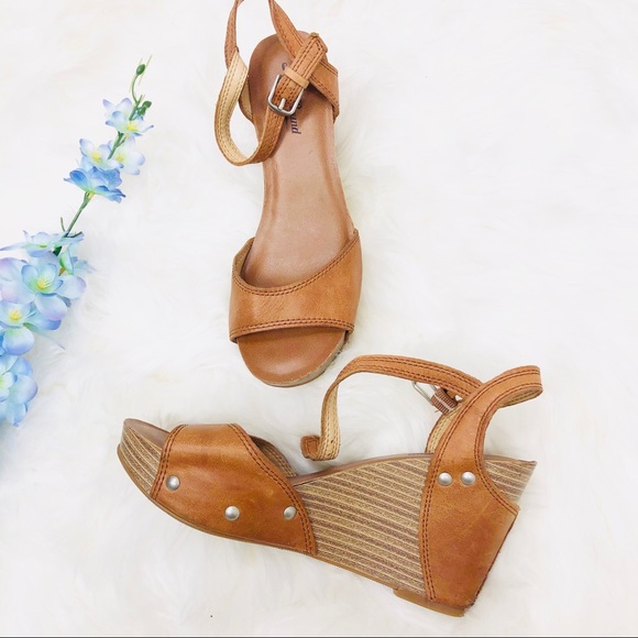 Lucky Brand Shoes - Lucky Brand Marshha Leather Wedge Sandals Tan 7
